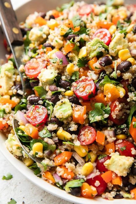 A salad that will spruce up your upcoming Spring and Summer potlucks. Chili-Lime Quinoa Black Bean Salad is tossed in a lime vinaigrette and is loaded with black beans, corn, avocado and more! Quinoa Black Bean Salad, Chili Lime Vinaigrette, Vegan Bean Salad, Chili Lime Dressing, Greek Quinoa Salad, Corn Avocado, Lime Quinoa, Summertime Salads, Black Beans Corn