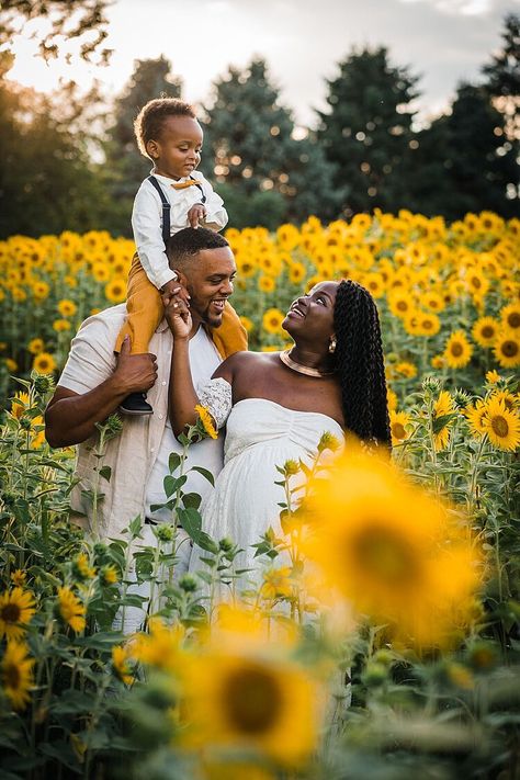 Sunflower Maternity Shoot, Sunflower Maternity Pictures, Sunflower Shoot, Sunflower Photos, Sunflower Field Photography, Sunflower Field Pictures, Sunflower Photoshoot, Cupcake Photography, Family Maternity Pictures