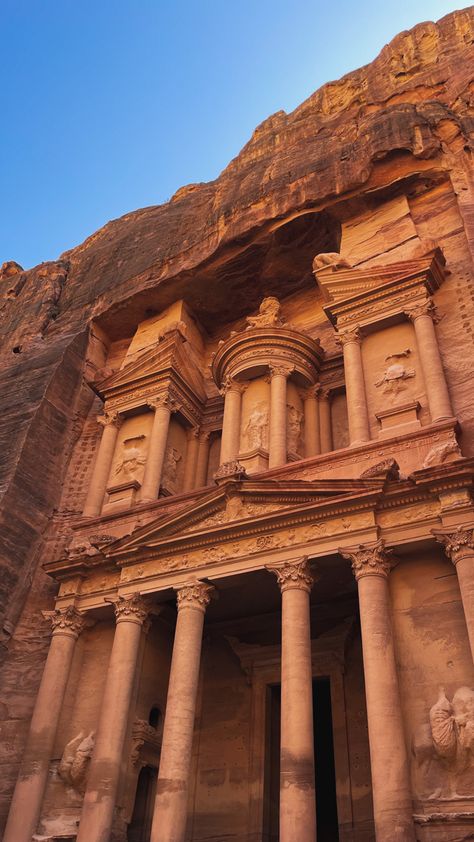 #Петра #petra #Иордания #jordan #travel #adventure 7 World Wonders, Travel Jordan, Jordan Travel, Petra Jordan, Christ The Redeemer, Great Wall Of China, Summer Mood, Seven Wonders, I Want To Travel