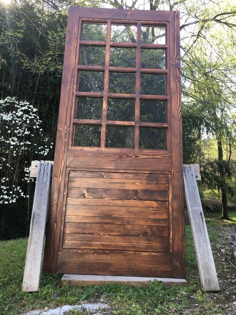 Dutch Screen Door, Farmhouse Screen Door, Dutch Doors Exterior, Old Houses Renovation, Wooden Screen Door, Diy Screen Door, Farmhouse Front Door, Cottage Door, Wooden Screen