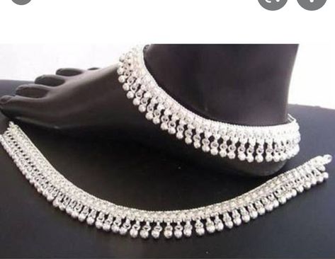 Gadwali Jwellery, Nupur Design, Payal Designs Silver, Junk Jewellery, Silver Anklets Designs, Silver Payal, Bridal Anklet, Bridal Art, Animation Wallpaper