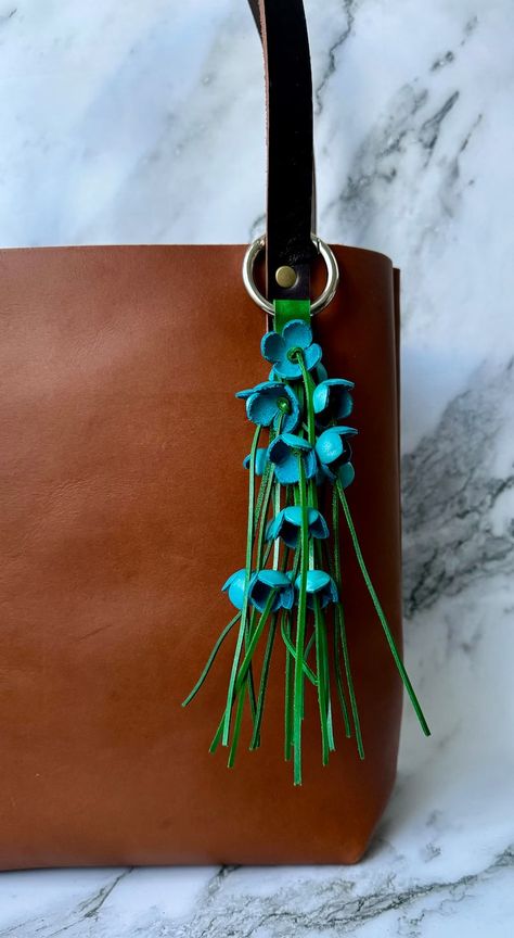 Cassidys Leather Flower Fringe Purse Charm in Some Colors - Etsy Leather Charms For Bags, Leather Bag Charm, Leather Purse Charms, Diy En Cuir, Statement Bags, Diy Leather Projects, Leather Craft Projects, Diy Leather Bag, Leather Jewellery