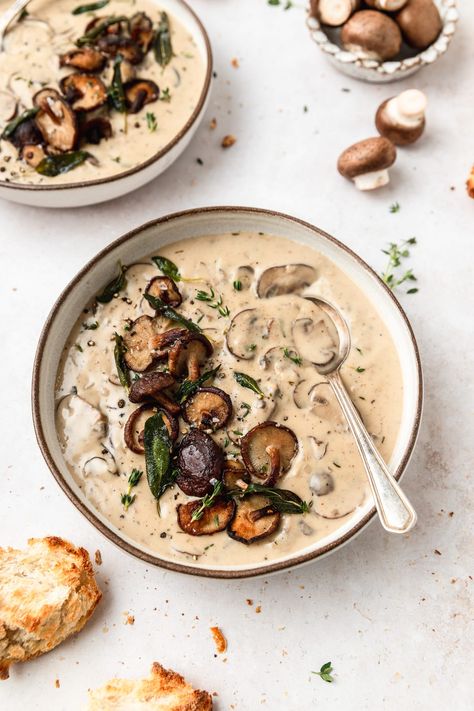 Homemade Cream Of Mushroom Soup, Homemade Cream Of Mushroom, Mushroom Soup Recipe, Winter Soup Recipe, Creamy Mushroom Soup, Fall Soup, Mushroom Soup Recipes, Cream Of Mushroom Soup, Croutons Homemade