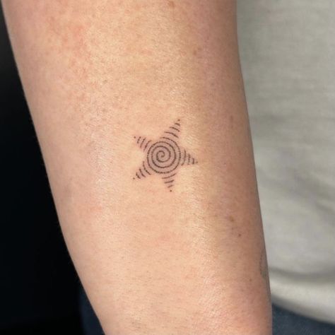 Hollow Star Tattoo, Star Tatoos Woman, Wonky Star Tattoo, Spiral Star Tattoo, Star Arm Tattoo, Sewing Needle Tattoo, Star Tattoo Arm, Tattoos For Survivors, So Tattoo