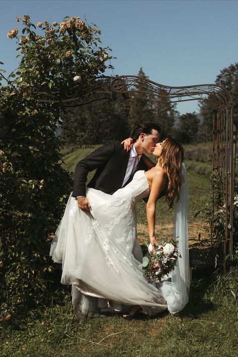 Bride And Groom Dip Photo, Wedding Dip Photos, Wedding Dip Kiss, Young Couple Wedding, Pose Bride, Wedding Photography Detail Shots, Garden Wedding Photos, Illustration Practice, Dream Photos