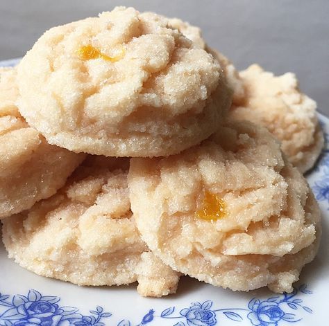 Peaches n' Cream cookies are the perfect treat for your sweet tooth. This cookie recipe is simple and oh so delicious! Peach Cookies Recipe, Peach Cookies, Crazy Cookies, Cookie Recipes Unique, Cream Cookies, Peach Desserts, Unique Cookies, Delicious Cookie Recipes, Peach Recipe