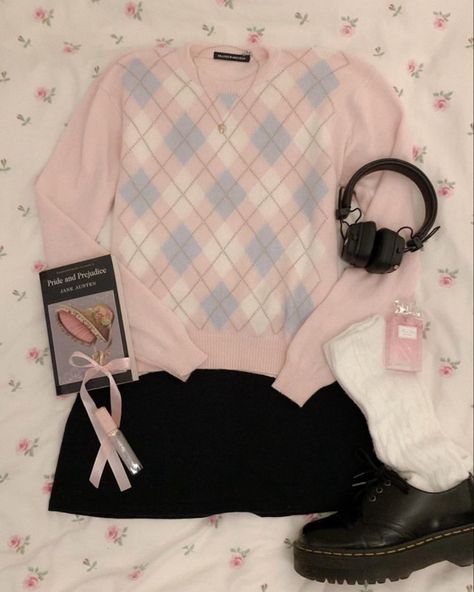 credit to @diorrific on insta !! dm 4 removal <3 #coquette #pink #fashion Really Cute Outfits, Lookbook Outfits, Dream Clothes, Looks Vintage, Aesthetic Outfits, Outfits Casuales, Outfits Aesthetic, Cute Fashion, Not Mine