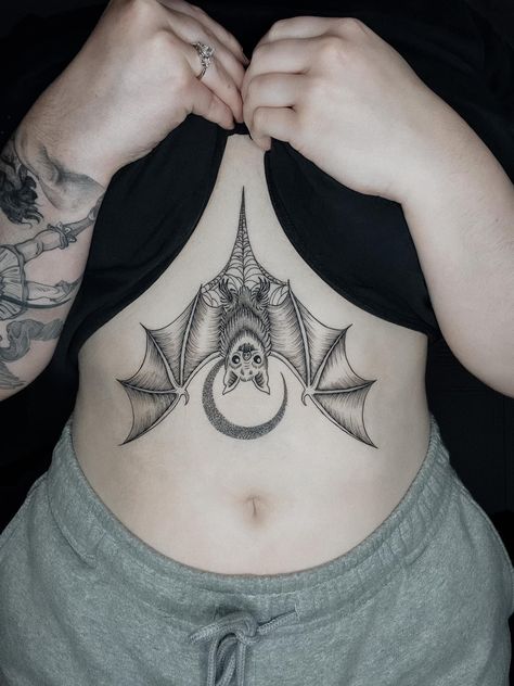 Witchy Tattoo Ideas Chest, Bat Tattoo Underbust, Bat Tattoo Stomach, Bat Underbust Tattoo, Witchy Stomach Tattoo, Raven Sternum Tattoo, Bat Sternum Tattoo Women, Women Chest Tattoo Ideas, Bat Stomach Tattoo