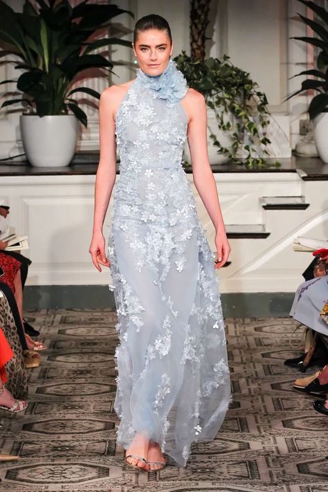 Dennis Basso RTW Spring 2024 [PHOTOS] – WWD Runway 2024, Best Gowns, Dreamy Gowns, Runway Fashion Couture, Dennis Basso, Fashion 2024, Fantasy Fashion, Spring 2024, 2024 Collection