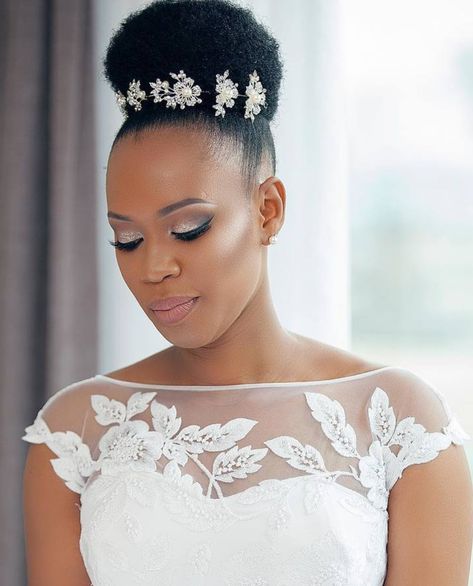 Wedding Reception Hairstyles, Afro Wedding Hairstyles, Natural Bridal Hair, Nigerian Wedding Dresses Traditional, Natural Hair Wedding, Black Wedding Hairstyles, Natural Wedding Hairstyles, Natural Hair Bride, Quick Natural Hair Styles