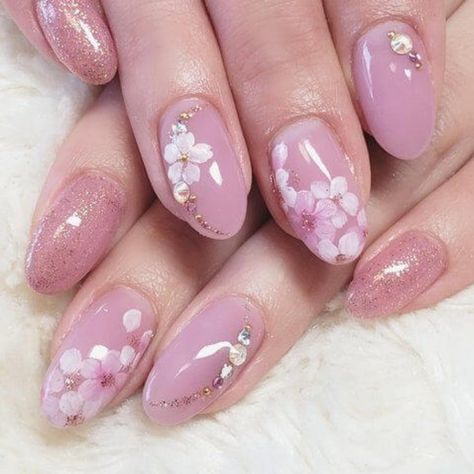 Never undervalue the confidence-boosting power of a nail appointment. A smart woman is aware that a manicure can make a world of… Cherry Blossom Pink Nails, Sakura Nails Design, Japan Inspired Nails, Floral Nail Ideas, Japan Nail Art, Cherry Blossom Nails Art, Cherry Blossom Nails, Rose Nail Art, Floral Nail Designs