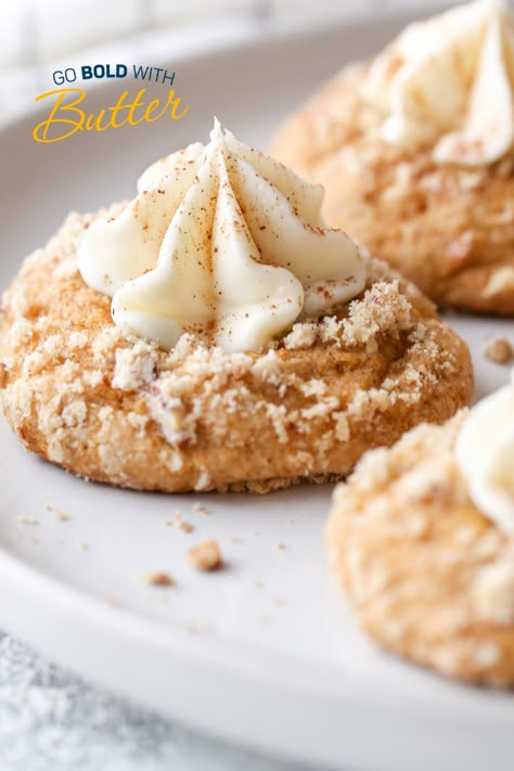 These Cream Cheese Streusel Thumbkins include all the flavors of the season. A soft, pumpkin spice drop cookie is coated in a nutty pecan streusel and filled with a buttery cream cheese filling. A dash of cinnamon sprinkled on top adds the perfect amount of spice to this 3rd place pick in our 2018 Holiday Cookie Recipe Contest. Cookie Contest Ideas, Drop Cookie, Food Contest, Filled Cookies, Gourmet Cookies, Holiday Cookie Recipes, Monkey Bread, Holiday Cookie, Cream Cheese Filling