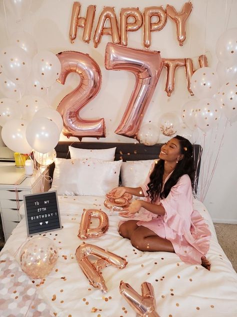 27 Year Old Birthday Ideas For Her, Bedroom Birthday Photoshoot Ideas, Birthday In Bed Photoshoot, Bed Birthday Photoshoot, Birthday Bedroom Photoshoot, 27th Birthday Photoshoot Ideas, Bedroom Birthday Photoshoot, 27 Birthday Ideas, Rooftop Photos