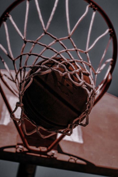 Cool Basketball Wallpapers, I Love Basketball, Basketball Photos, Basketball Is Life, Basketball Photography, Basketball Wallpaper, Sports Aesthetic, Kris Wu, Love And Basketball