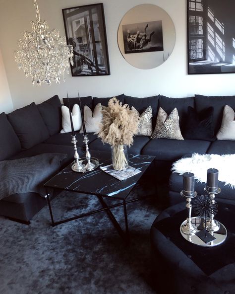 Front Room Ideas, Room Ideas Black, Black Living Room Decor, Modern Apartment Living Room, Apartment Decorating Living, Apartment Goals, Black Living Room, Living Room Decor Inspiration, Living Room Corner