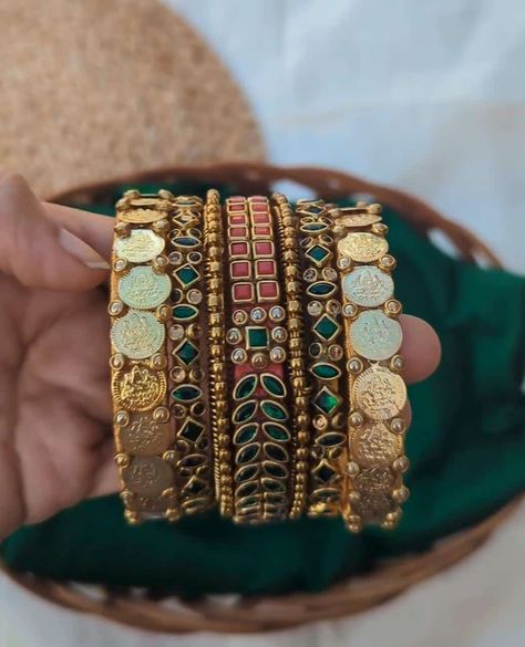 Kundan Clips, Bride Bangles, Jhumka Design, Bangle Diy, Silk Thread Bangles Design, Creative Videos, Jhumka Designs, Thread Bangles Design, Bangles Diy