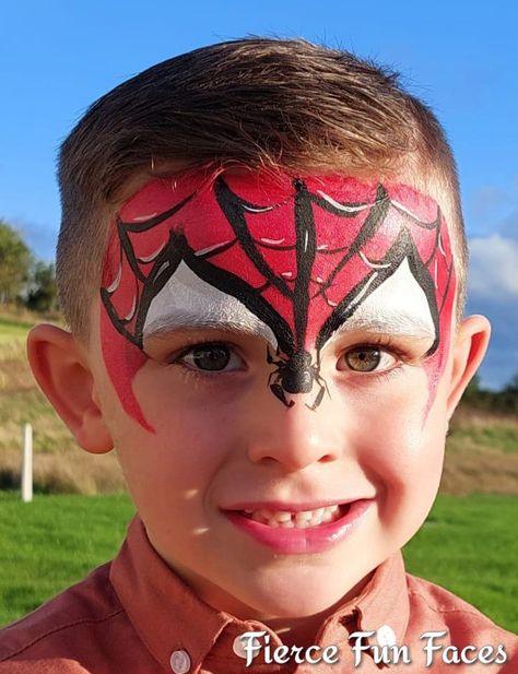 Spiderman facepaint Spidey And His Amazing Friends Face Paint, Face Painting Spiderman, Boy Face Paint, Spider Man Face Paint, Face Painting For Boys, Spiderman Face, Face Painting Easy, Painting Easy, Face Painting Halloween