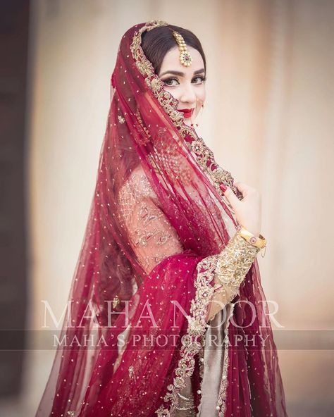 Beautiful Clicks of Yumna Zaidi is in New Bridal ShootWe Hope You Like This Post. Kindly Share With Your Friends. Asian Wedding Dress Pakistani, Bridal Mehndi Dresses, Pakistani Traditional, Yumna Zaidi, Pakistani Bridal Makeup, Wedding Bridesmaids Dresses Blue, Desi Wedding Dresses, Muslim Wedding Dresses, Asian Wedding Dress