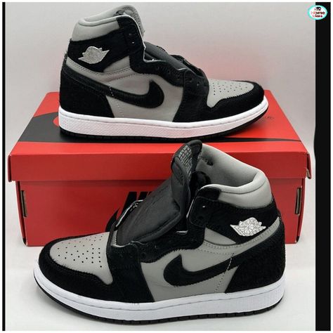 Shoe Ideas For Women, Shoe References, Fire Shoes, Shoe Ideas, Shoe Wishlist, Eyeliner Makeup, Cute Nike Shoes, Air Jordan 1 Retro High Og, Air Jordan 1 Retro High