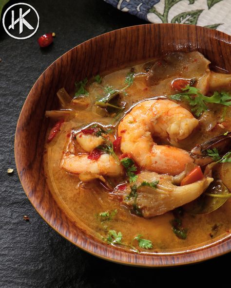 Today we're making an iconic Thai dish. We're doing a Keto Tom Yum Soup and it's loaded with flavour. This recipe uses shrimp but you can also make it with chicken, that's a Tom Yum Gai but today we're making Tom Yum Goong. Tom Yum Gai, Tom Yum Soup Recipe, Popular Thai Dishes, Tom Yum Goong, Keto Shrimp, Keto Soups, Tom Yum Soup, Yum Recipes, Tom Yum