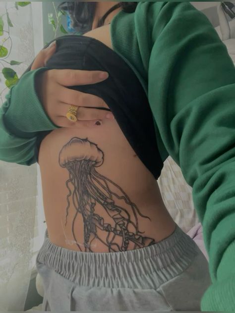 (@777arleneee on instagram) #tattoo #art #jellyfish #tattooed Trend Tattoos, Tattoo Jellyfish, Secret Tattoo, Jellyfish Tattoo, Instagram Tattoo, I N, Tattoos Gallery, Color Tattoo, Jellyfish