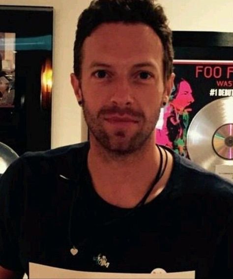 HERMOSO CHRIS MARTIN😍❤💘 Cris Martin, Bands Pictures, Guy Berryman, Coldplay Chris, Cold Play, Chris Martin Coldplay, Chris Martin, Viva La Vida, Band Pictures