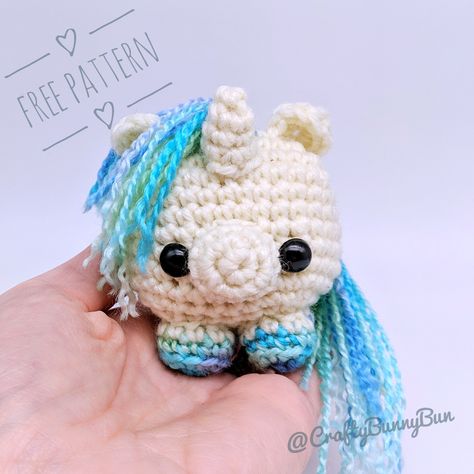 Fabulous, cute and  magical. Small and easy yet adorable and a free amigurumi pattern to boot! Crochet Unicorn Pattern Free, Kat Haken, Amigurumi Fox Pattern, Crochet Unicorn Pattern, Curtains Ideas, Confection Au Crochet, Crochet Cat Pattern, Crochet Dolls Free Patterns, Cat Amigurumi