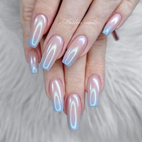 Winter Ombre Nails Winter Ombre Nails, Winter Lipstick, Diamond Instagram, Snow Nails, Coffin Nails Ombre, Sky Nails, Silver Ombre, Nail Care Routine, Holiday Glam