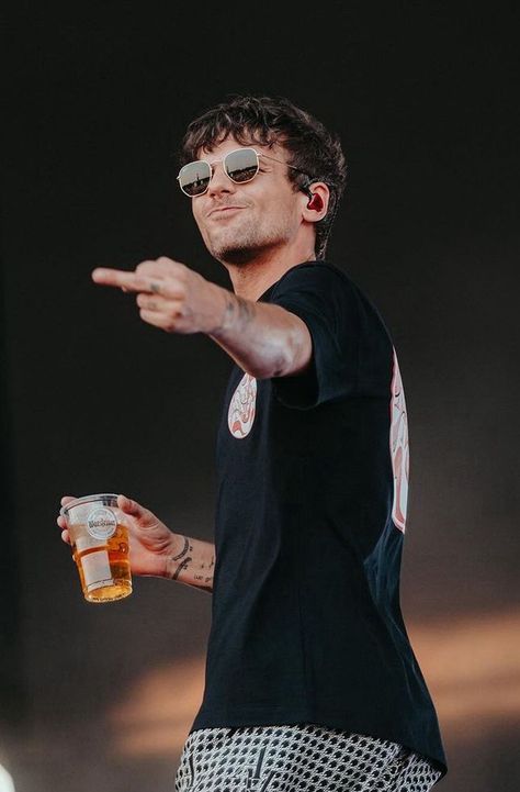 Louis Tomlinson 1d, Louie's Life, Louis Tomlinson On Stage, Ocean Blue Eyes, Louis Williams, Light Of My Life, Berlin Germany, Summer Festival, Liam Payne