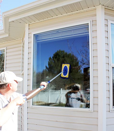 Streak-free window cleaner. . .no wiping or squeegeeing required. 3.5 oz. Jet Dry (1/2 bottle), 4 Tbsp. rubbing alcohol, 1/4 C. ammonia, 1/4 C. dry dishwashing detergent, 2 gal. hot water, car-washing brush, hose. Directions: mix above together. Spray window, mop-on solution with car-washing brush or a mop, spray off. DONE! Too bad you can't do this on the inside!!! :) Window Washing Solution Outdoor, Window Cleaner Recipes, Windows Cleaning, Window Cleaning Tips, Dawn Soap, Homemade Glass Cleaner, Window Cleaner Homemade, Window Washing, Cleaning Windows