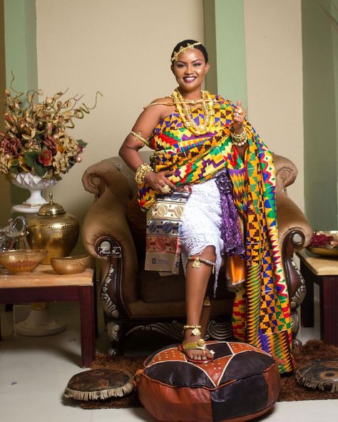 10.1k Likes, 93 Comments - Mrs Nana Ama McBrown Mensah (@iamamamcbrown) on Instagram: “Don’t pollute your body by absorbing the negative energy around #wati #thankyou @shikcollection…” Nana Ama Mcbrown, Nigerian Style, African Traditional Wedding Dress, African Wedding Attire, African Bride, Dresses African, Ghanaian Fashion, African Fashion Designers, Kente Styles