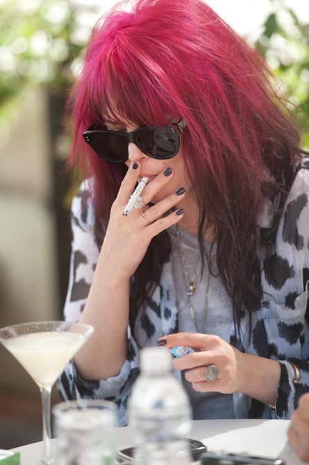 funk Alison Mosshart, Pink And Black Hair, Bright Hair Colors, Style Muse, Bright Hair, Hair Reference, Hair Inspiration Color, Wild Child, Hair Envy