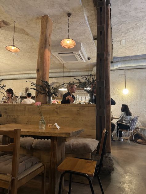 cafe, cozy, madrid, brunch, wood, aesthetic, hygge Madrid Coffee Shops, Wood Aesthetic, Brunch Cafe, Cozy Coffee Shop, Bakery Business, Coffee Cozy, My Aesthetic, Warm And Cozy, Coffee Shop