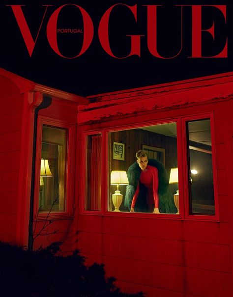 Plakat Design Inspiration, Editorial Design Magazine, Fashion Design Inspiration, Vogue Portugal, Vogue Magazine Covers, I See Red, Toni Garrn, Plakat Design, Red Rooms