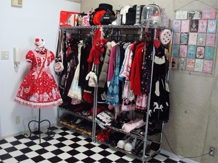 Cosplay Room Ideas, Cosplay Organization, Cosplay Studio, Salon Interior Design, Kawaii Fashion Outfits, Bedroom Goals, Fashion Decor, Anime Aesthetic, Halloween Fashion