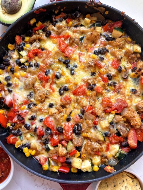 Easy Tex-Mex Chicken Skillet Tex Mex Chicken Skillet, Texmex Recipes, Macros Recipes, Skillet Food, Tex Mex Casserole, Edible Ideas, Tex Mex Chicken, Healthy Protein Meals, Chicken Skillet