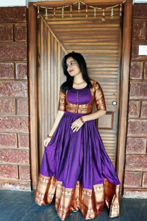 Indian Gown Design, Long Frock Models, Long Frocks For Women, Kurti Anarkali, Indian Anarkali Dresses, Frock Models, Indian Gown, Simple Frock Design, Lehenga Saree Design