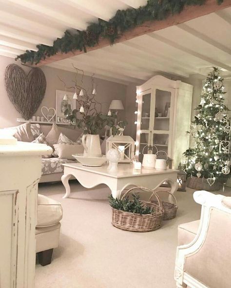 Converted Barn Homes, Emma Jane, Shabby Chic Living Room, Cottage Kitchens, Country Interior, Chic Living Room, Beautiful Living Rooms, Shabby Chic Homes, Living Room Decor Apartment