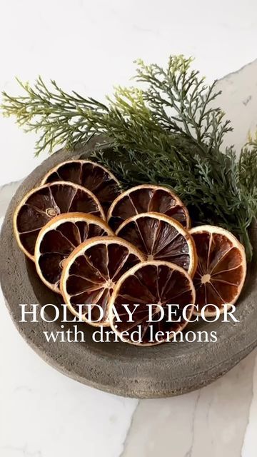 Dehydrated Citrus, Neutral Christmas Decor, Dried Lemon, Dehydrated Fruit, Dried Orange Slices, Christmas Inspo, Holiday Cocktails, Neutral Decor, Modern Christmas