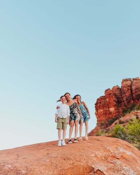 family photos in Sedona !!!!! Arizona Family Photographer | Arizona Photographer | Sedona Family Photographer | East Valley Photographer #arizonaphotographer #arizonafamilyphotographer #azfamilyphotographer #azphotographer #sedonaphotographer #eastvalleyphotographer #sedonafamilyphotographer #sedonafamilyphotos #sedona #adventurefamilyphotographer #adventurefamily #scottsdalefamilyphotographer #queencreekphotographer #queencreekfamilyphotographer #santanvalleyphotographer #santanvalleyfamil... Sedona Family Photos, Big Family Photos, Arizona Photographer, Sedona Arizona, Big Family, Family Adventure, Sedona, Family Pictures, Family Photographer