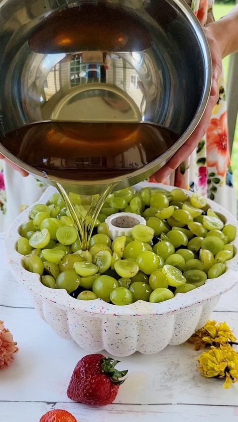 Layered Fruit Jello Cake - Simple Cooking with Pep Jello Fruit Cake, Homemade Jello, Jello With Fruit, Layered Jello, Jello Cake, Green Eating, Unflavored Gelatin, 4th Of July Desserts, Kiwi Fruit