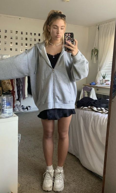 alyssa ryderson has been best friends with josh richards since they b… #fanfiction #Fanfiction #amreading #books #wattpad Bekväma Outfits, Mode Hipster, Tennis Skirt Outfit, Skater Girl Outfits, Stil Inspiration, Brunch Outfit, Indie Outfits, Mode Streetwear, Mode Vintage