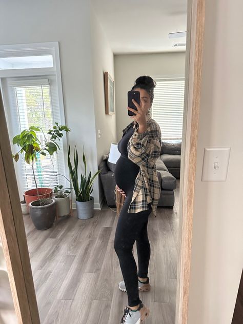 Casual Maternity Fall Outfits, Pregnant Bodysuit Outfit, 20 Week Pregnancy Outfits, 3 Months Pregnant Outfits, Pregnancy Outfits Comfy, Mid Size Pregnancy Outfits, Thanksgiving Pregnancy Outfit, Cute Pregnancy Outfits For Fall, Edgy Pregnancy Outfits