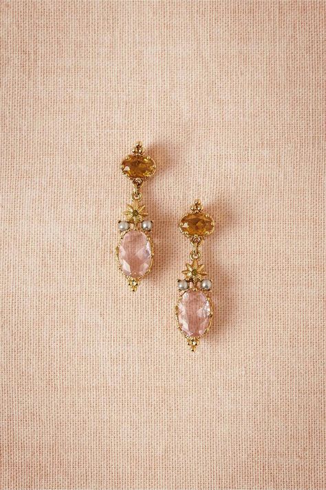 Bijoux Art Deco, Geode Earrings, Jewelry Lookbook, Girly Jewelry, Jewelry Inspo, Dream Jewelry, Ear Jewelry, Accessories Jewelry, Piercing Jewelry