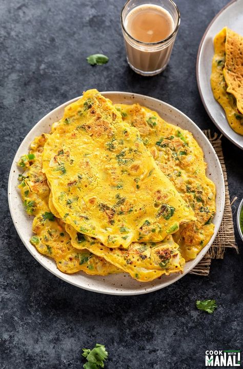 Besan Chilla Recipe, Besan Chilla, Indian Pancakes, Iftar Recipes, Savory Pancakes, Breakfast Recipes Indian, Veg Dishes, Gram Flour, Indian Breakfast