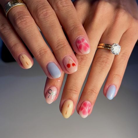 Jelly nail art🍒💛🎀🌺🩵 Inspo from Pinterest! Short Square Nail Designs Pink, Cute Nails Colors, Simple Fun Nail Designs, Short Nail Inspi, Short Jelly Nails, Minimalistic Nail Art, Jelly Nail Art, Euphoria Nails, Nail Art Inspo