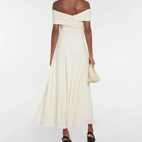 Never Worn, Missed The Return Date. Jersey Style Fabric And Dress Is Down To The Ground, Not Sure Why It’s Shown Midi On The Model. Size M Would Fit A 4 Or 2, As Khaite Jersey Materials Run Small! Jersey Maxi Dress, Cashmere Dress, Jersey Style, Maxi Jersey Dress, Dress Cream, Ruffle Long Sleeve, Silk Gown, Ruched Bodice, Silk Maxi Dress