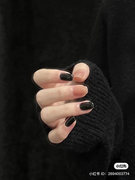 Short Nail Black Designs, Regular Polish Nails, Black Nails Short, Minimal Nails Art, Asian Nails, Hello Nails, Punk Nails, Grunge Nails, Minimal Nails