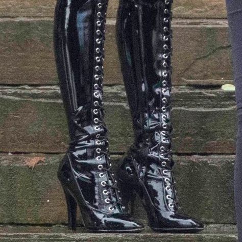 Beyonce 2013, Catwoman Selina Kyle, Yennefer Of Vengerberg, Selina Kyle, Zoe Kravitz, It Girl, Dream Shoes, Catwoman, Gotham