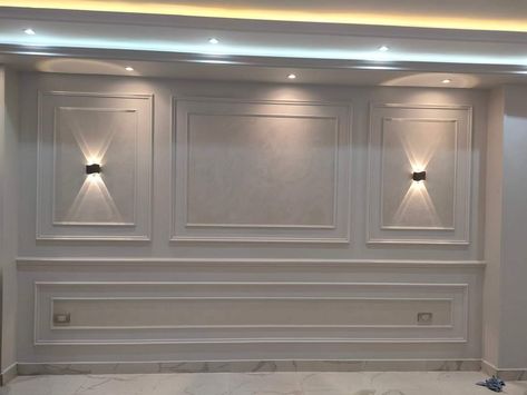 Mdf Moulding Design On Wall, Living Room Wall Molding Ideas, Wall Moulding Ideas Living Room, Gypsum Wall Design, Wall Molding Design, Pop Design For Hall, Interior Design Showroom, Molding Ceiling, Simple Ceiling Design